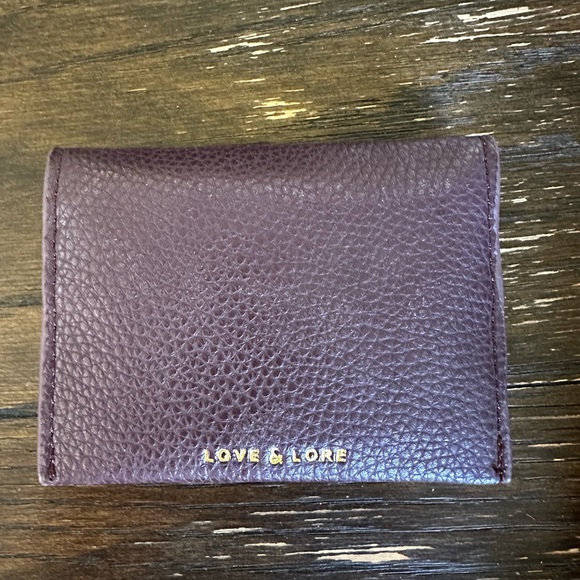 Lightly used LOVE AND LORE Snap Cardholder - Picture 4 of 4